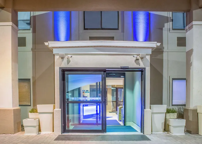 Holiday Inn Express Hotel Howe / Sturgis By Ihg